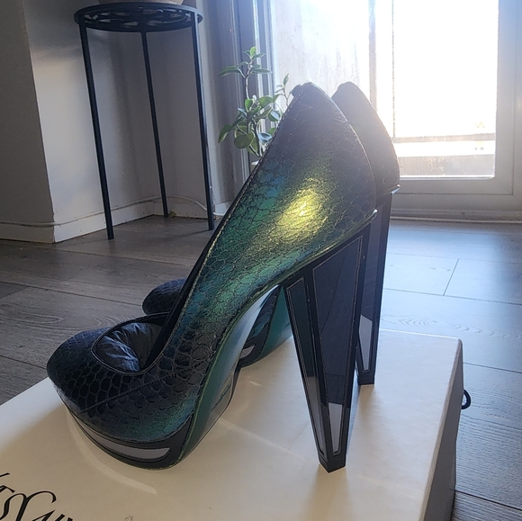 Yves Saint Laurent Turquoise Mirrored Heel Platform Pumps - Picture 3 of 4